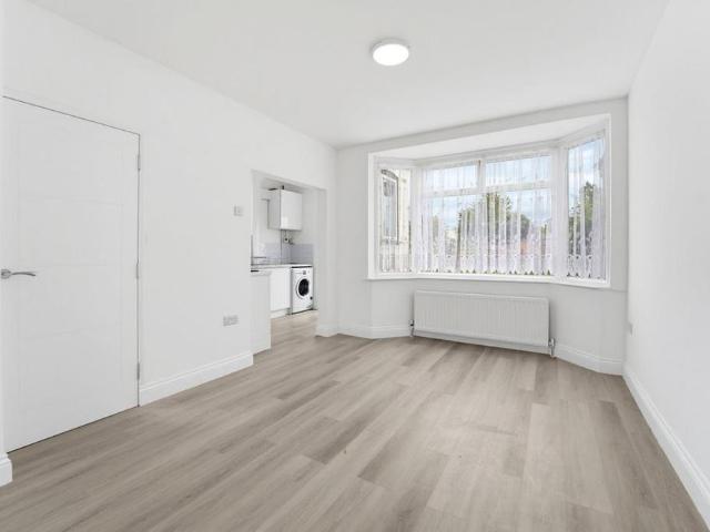 House for rent in London Borough of Hounslow, Greater London