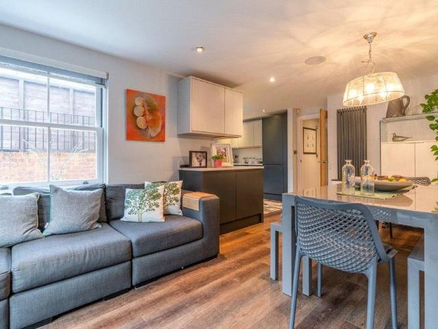 House for rent in Ewens Farm, Golden Valley