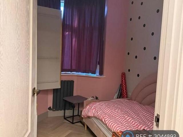 House for rent in London Borough of Enfield, Greater London