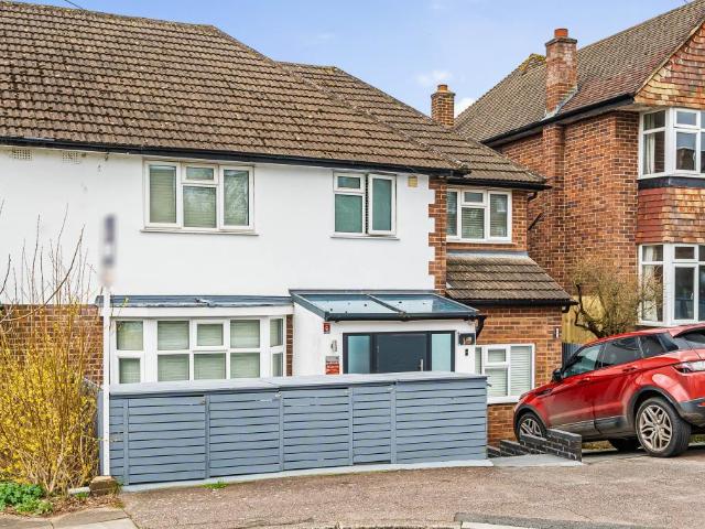 House for rent in Little Stanmore, Greater London