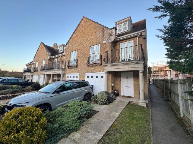House for rent in Farnham Common, Isle Of Man
