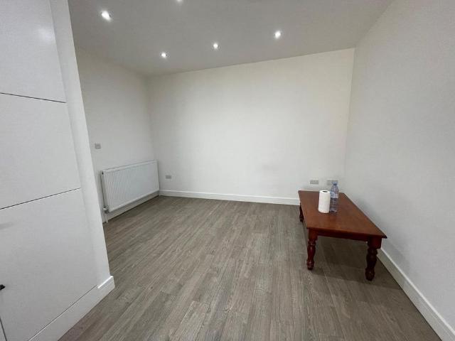 House for rent in London Borough of Hounslow, Greater London