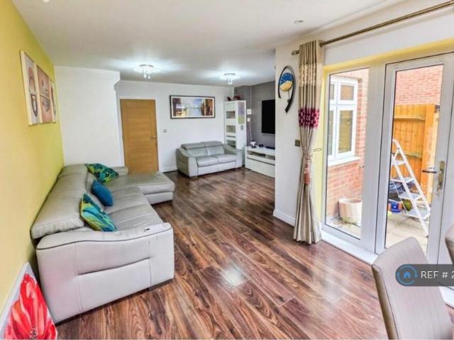 House for rent in Woodley