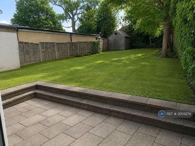House for rent in Broadfields, Greater London