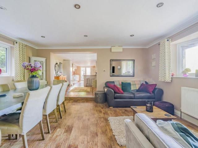 House for rent in Fole, Surrey