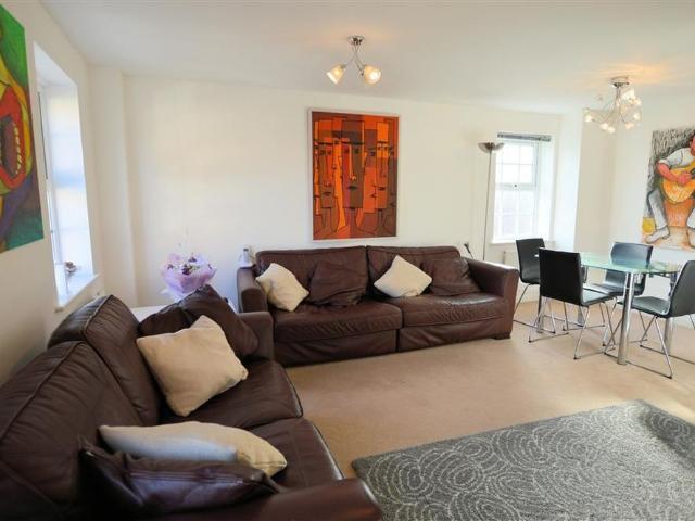 House for rent in Shinfield