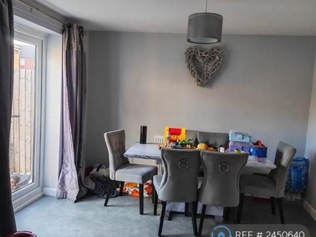 House for rent in Calderstones