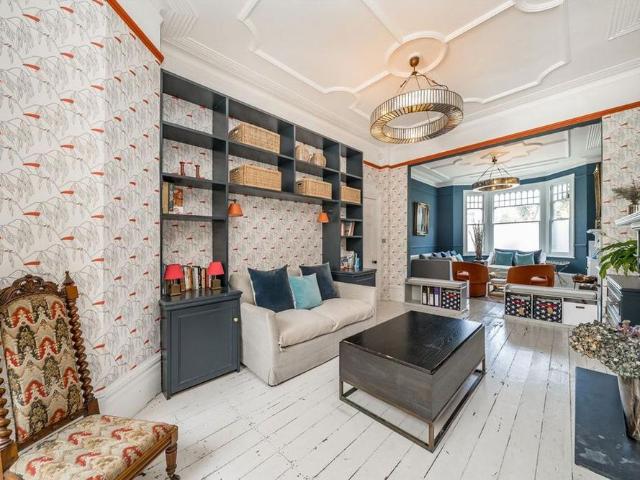 House for rent in Harlesden, Greater London