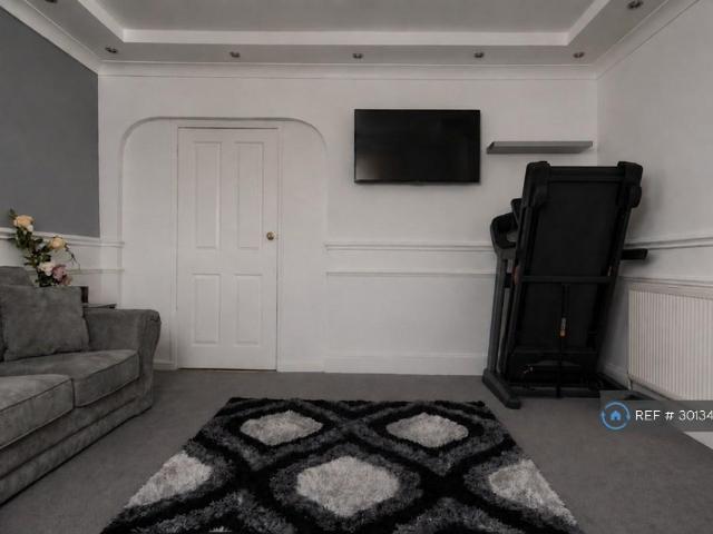 House for rent in Sudden, Burnedge