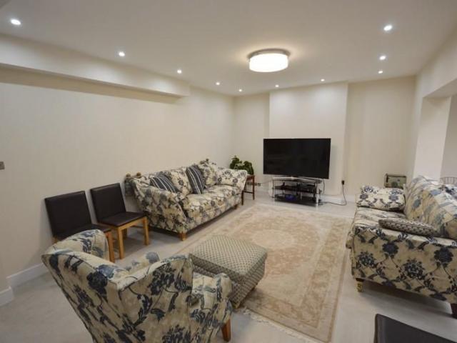 House for rent in London Borough of Sutton, Greater London