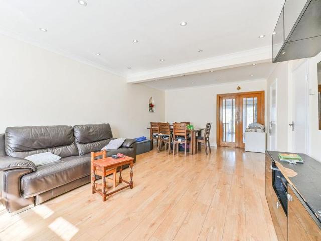 House for rent in Worcester Park, Greater London