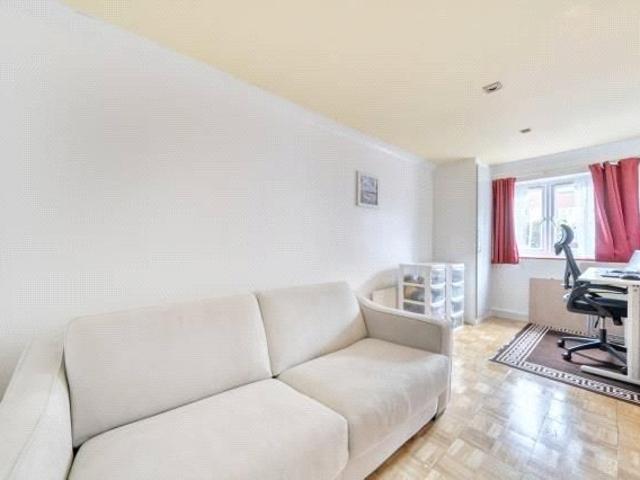 House for rent in Hilltop, Lye Green