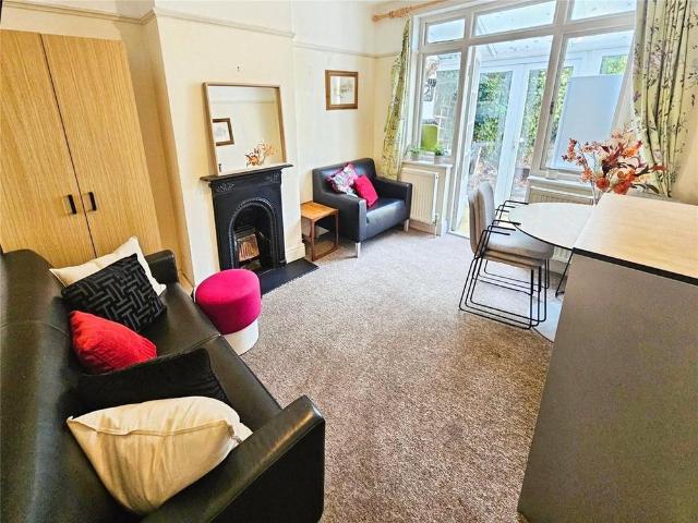 House for rent in Row Town, Surrey