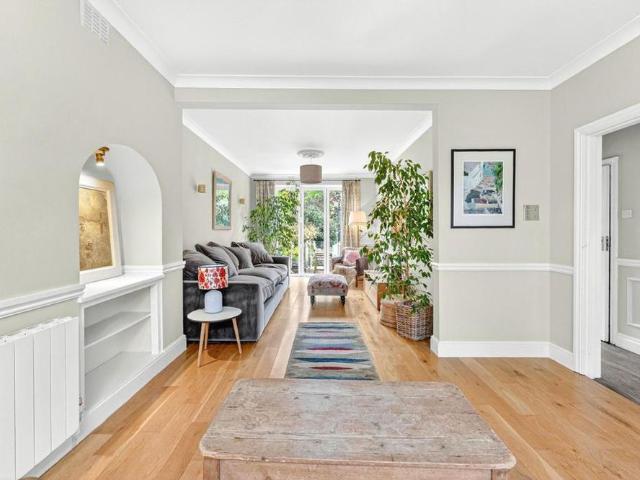 House for rent in Highbury, Greater London