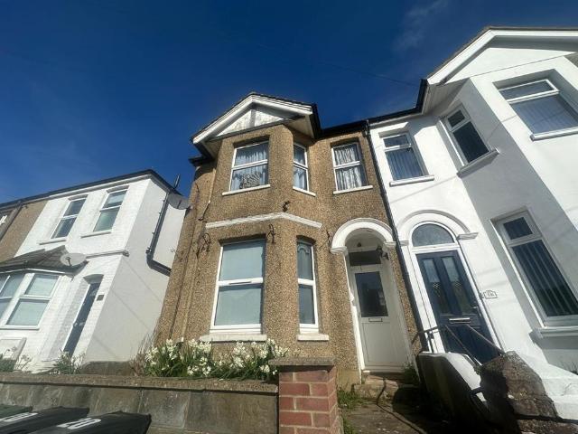House for rent in Sidley, Heathlands