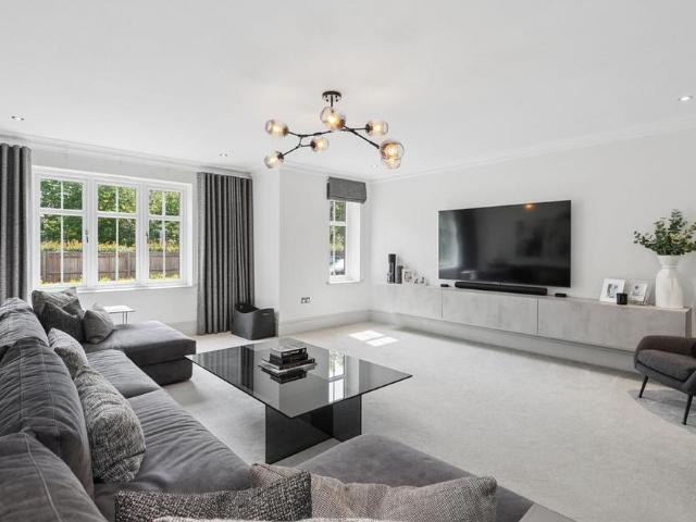 House for rent in Blackhills, Surrey