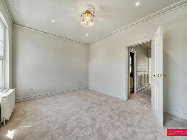 House for rent in Brunswick Park, Greater London