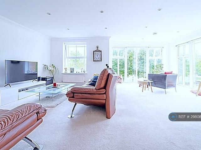 House for rent in Dettingen Park, Deepcut
