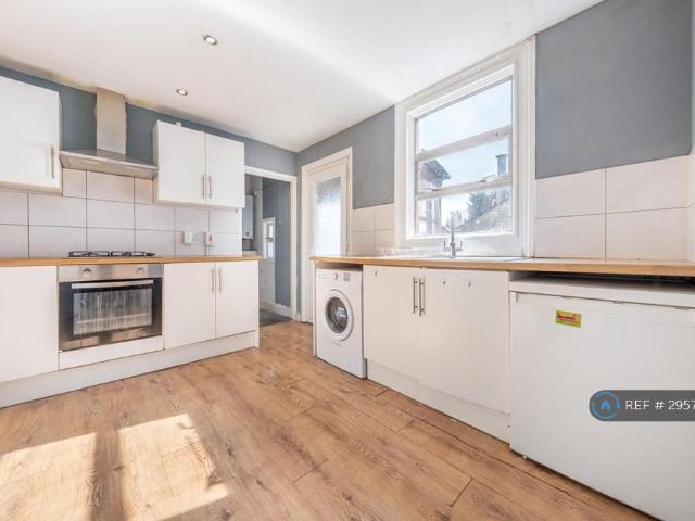 House for rent in Cowley, Greater London