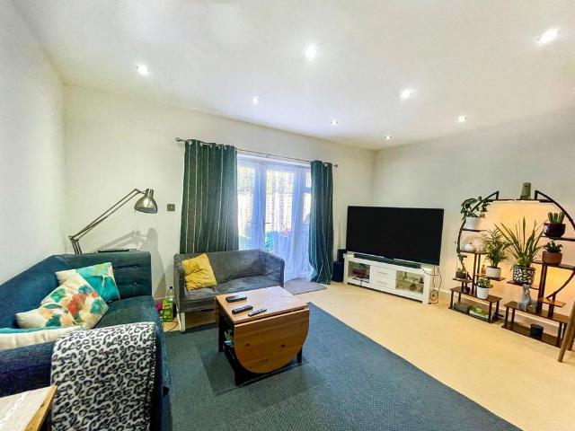 House for rent in Littleton Common, Spelthorne