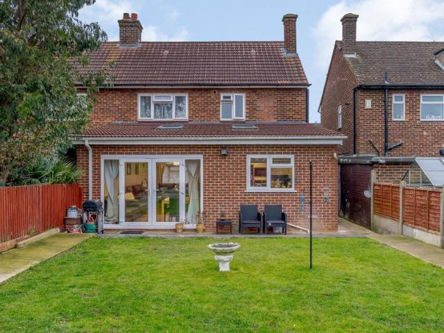 House for rent in The Cedars Estate, Batchworth