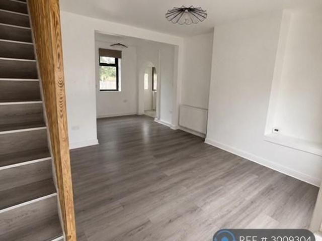 House for rent in Calderstones