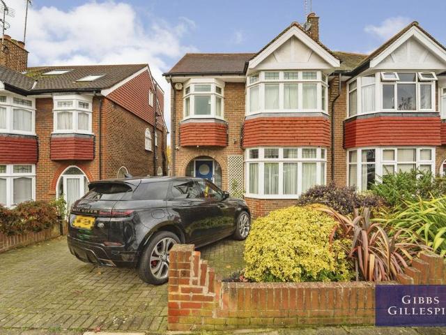 House for rent in London Borough of Ealing, Perivale