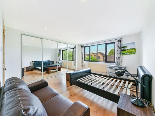 House for rent in London Yard, Isle Of Dogs