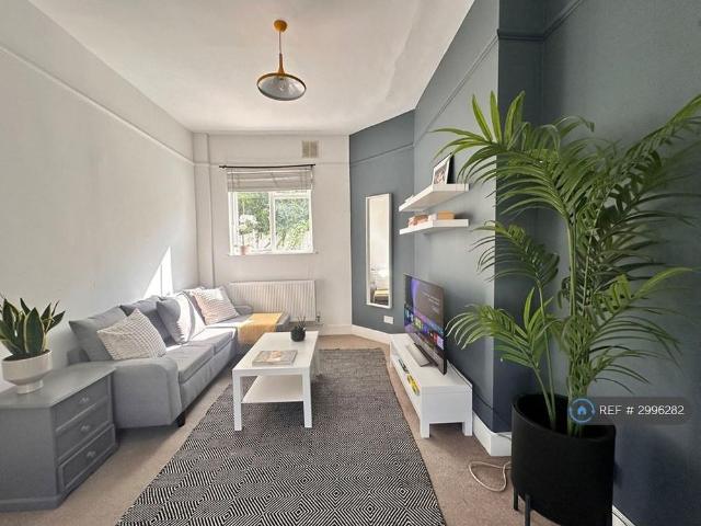 House for rent in Bellenden, Greater London
