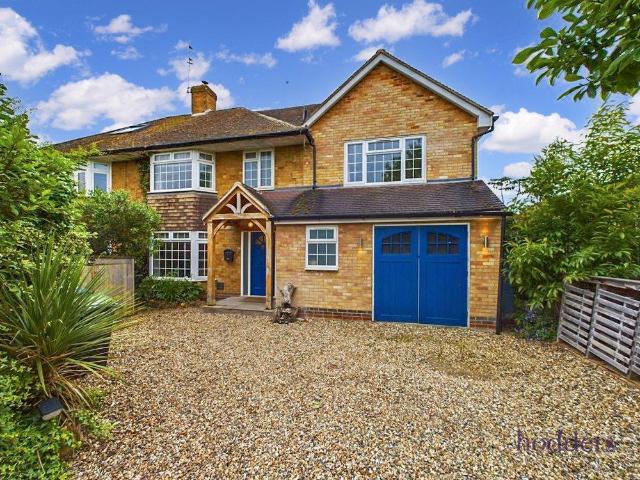 House for rent in Chertsey, Runnymede
