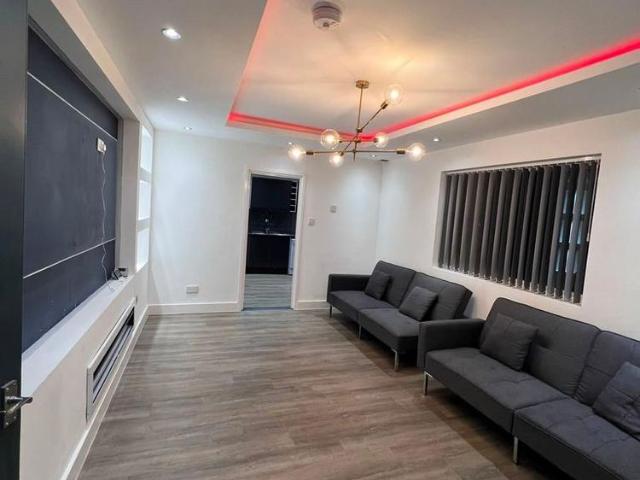 House for rent in Nangreaves, Wales