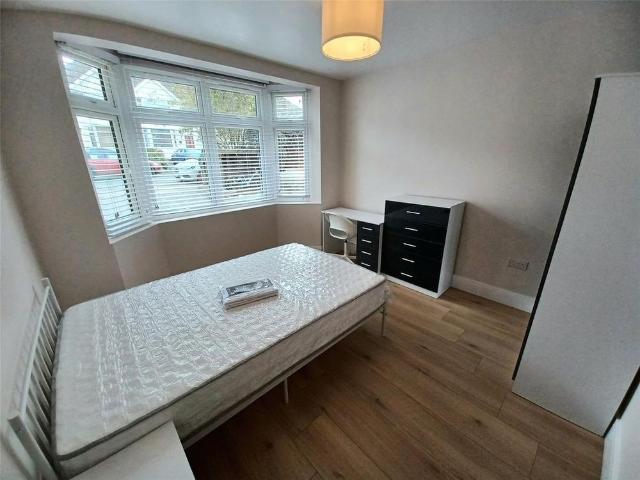 House for rent in The Lakes, Oxford