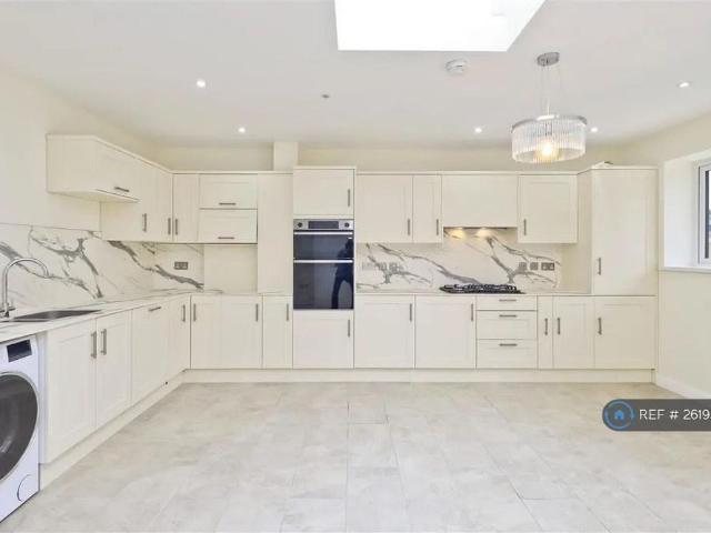 House for rent in Cowley, Greater London