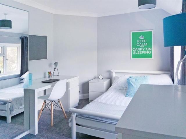 House for rent in Hales Place, The Bridge