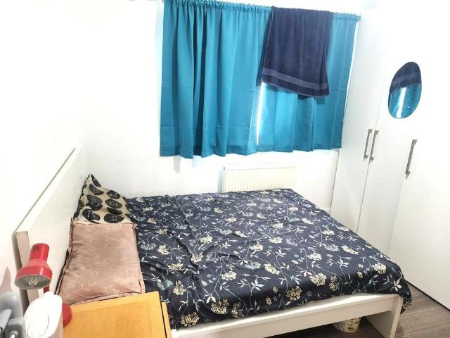 House for rent in Gould's Green, Greater London
