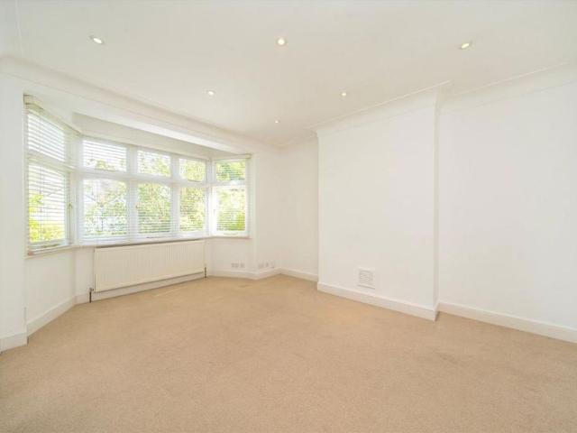 House for rent in North Sheen, Greater London