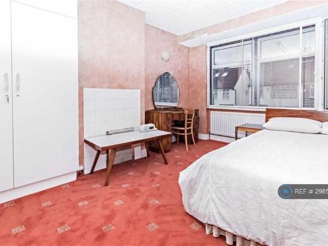 House for rent in London Borough of Hounslow, Spring Grove