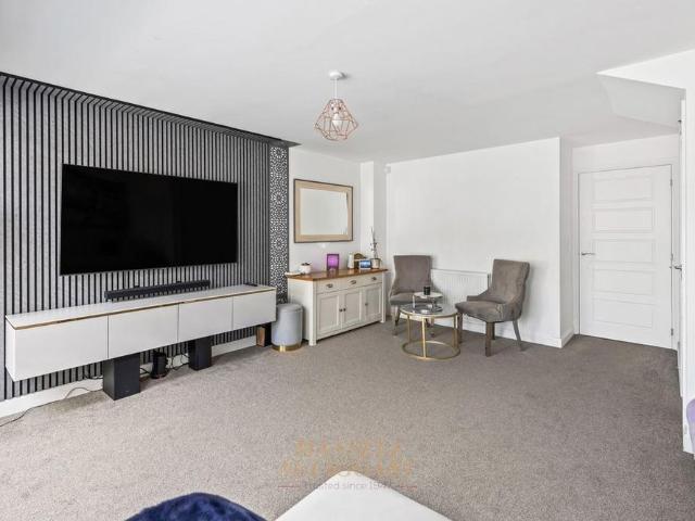 House for rent in Ifield, Crawley