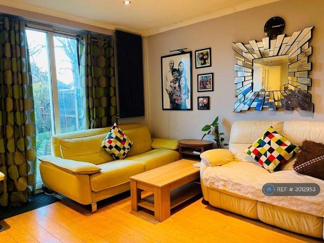 House for rent in Bush Hill Park, Greater London