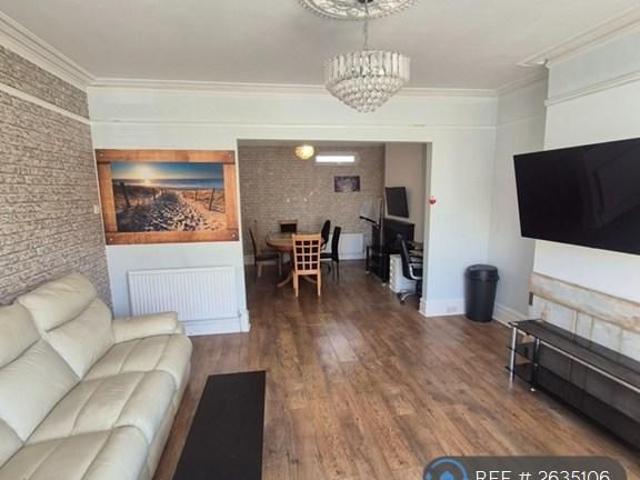 House for rent in Roselands, Eastbourne