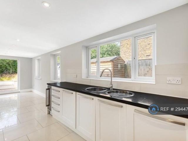 House for rent in London Borough of Hounslow, Greater London