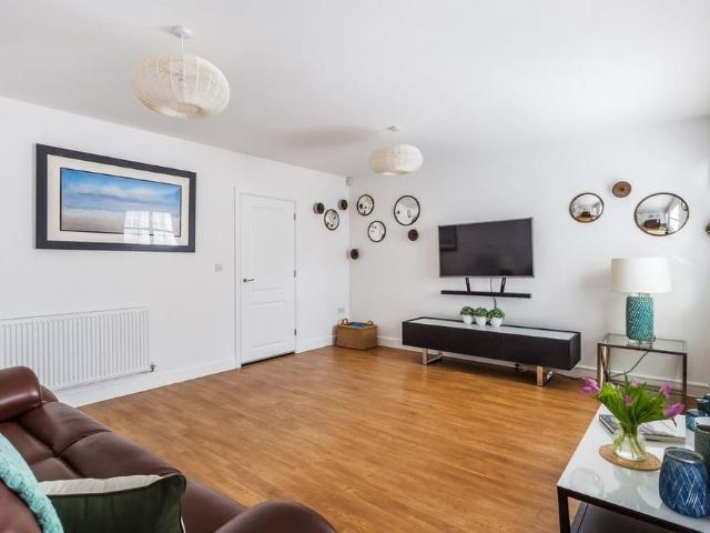 House for rent in Ash Green, Guildford