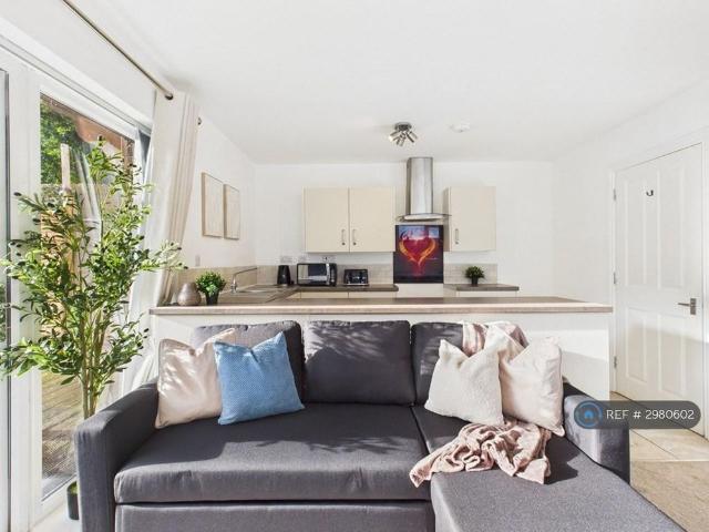 House for rent in Dodderhill, Crookhill