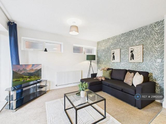 House for rent in Dodderhill, Crookhill