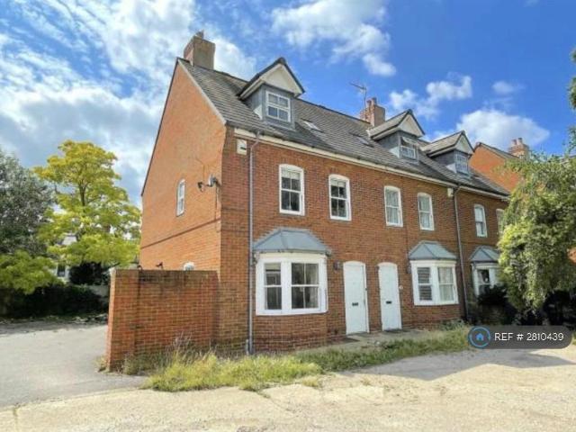 House for rent in St. Mildred's, The Bridge