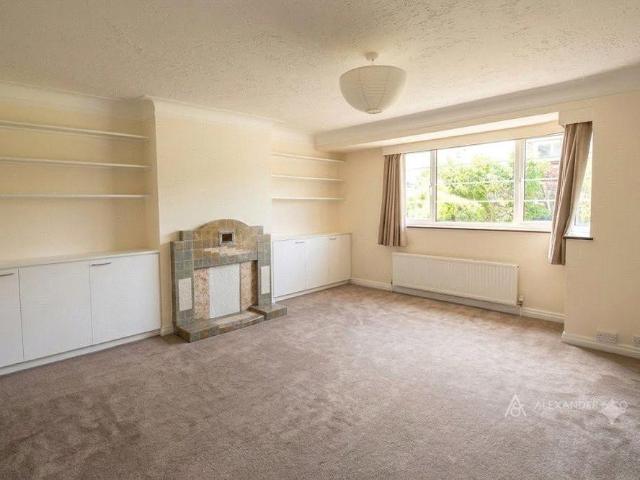 House for rent in Hall Park, Pouchen End