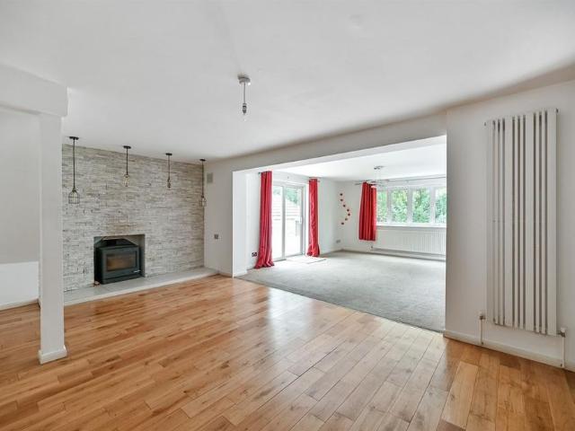 House for rent in Holybrook, West Berkshire