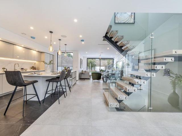 House for rent in Muswell Hill, Greater London