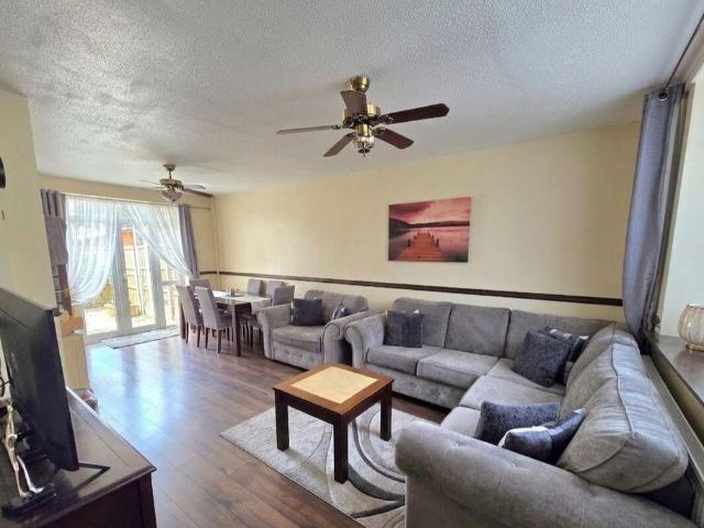House for rent in Gould's Green, Greater London