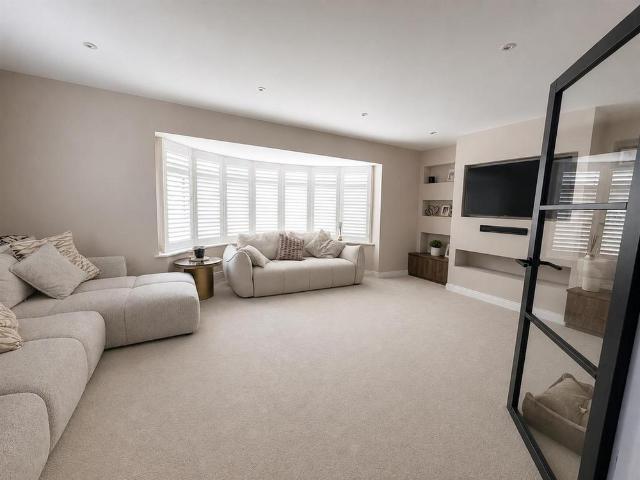 House for rent in Thorpe, Row Town
